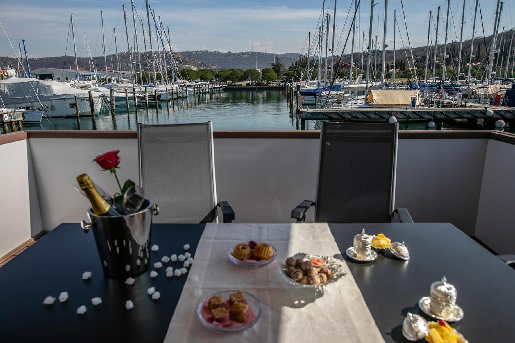 Floating Sea House Principessa Villa ปอร์โตรอซ ภายนอก รูปภาพ
